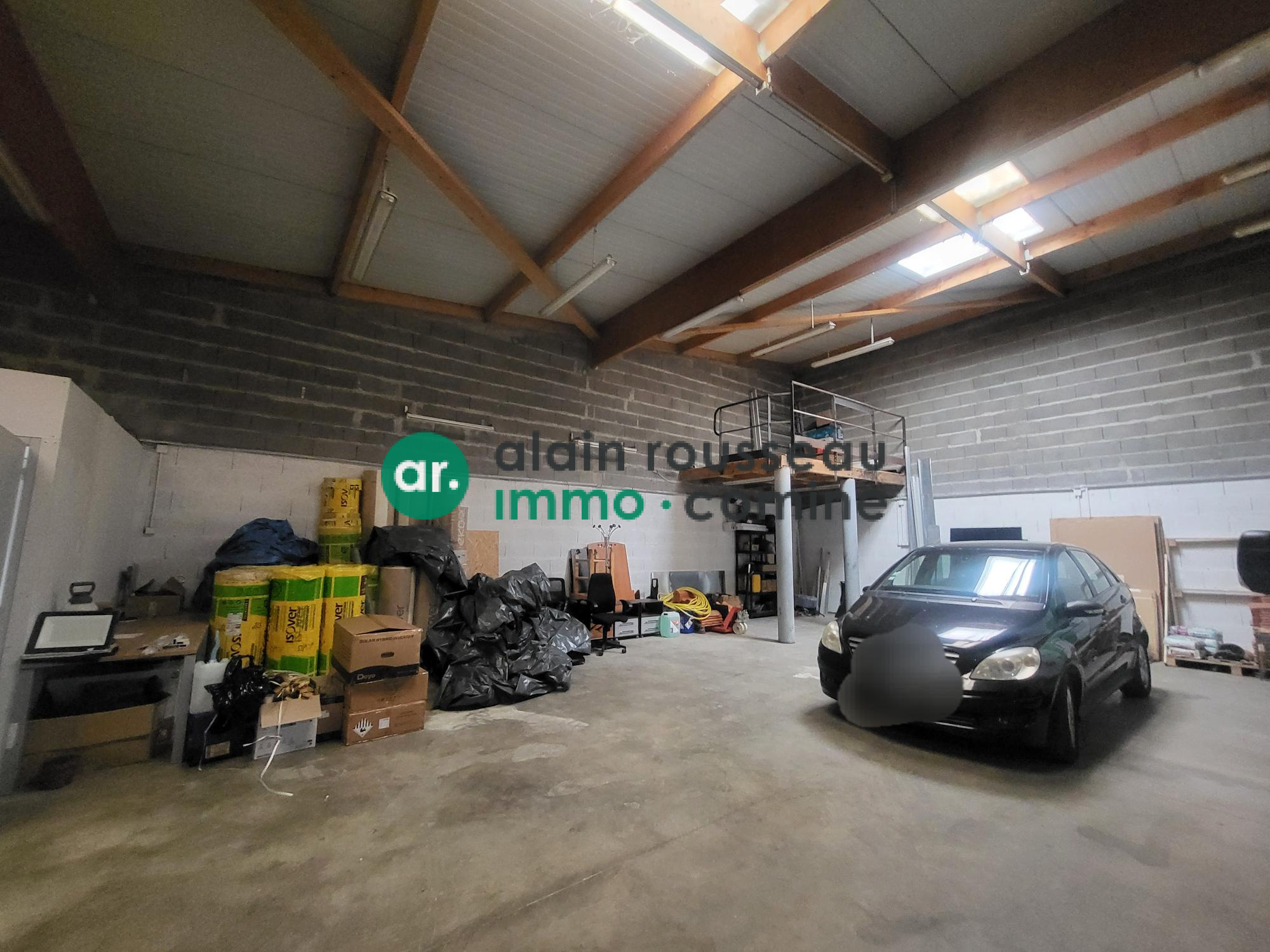 Local D’activité 202m² – Les ponts de ce