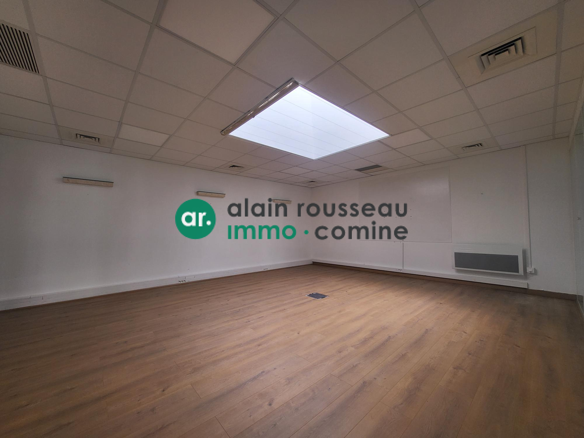 Bureaux 220m² – Beaucouze