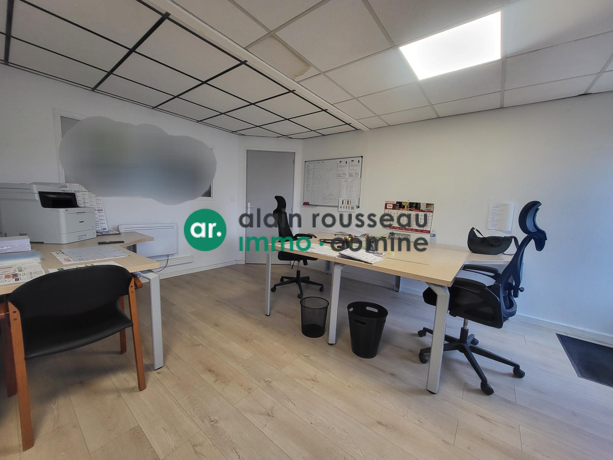 Local D’activité 202m² – Les ponts de ce