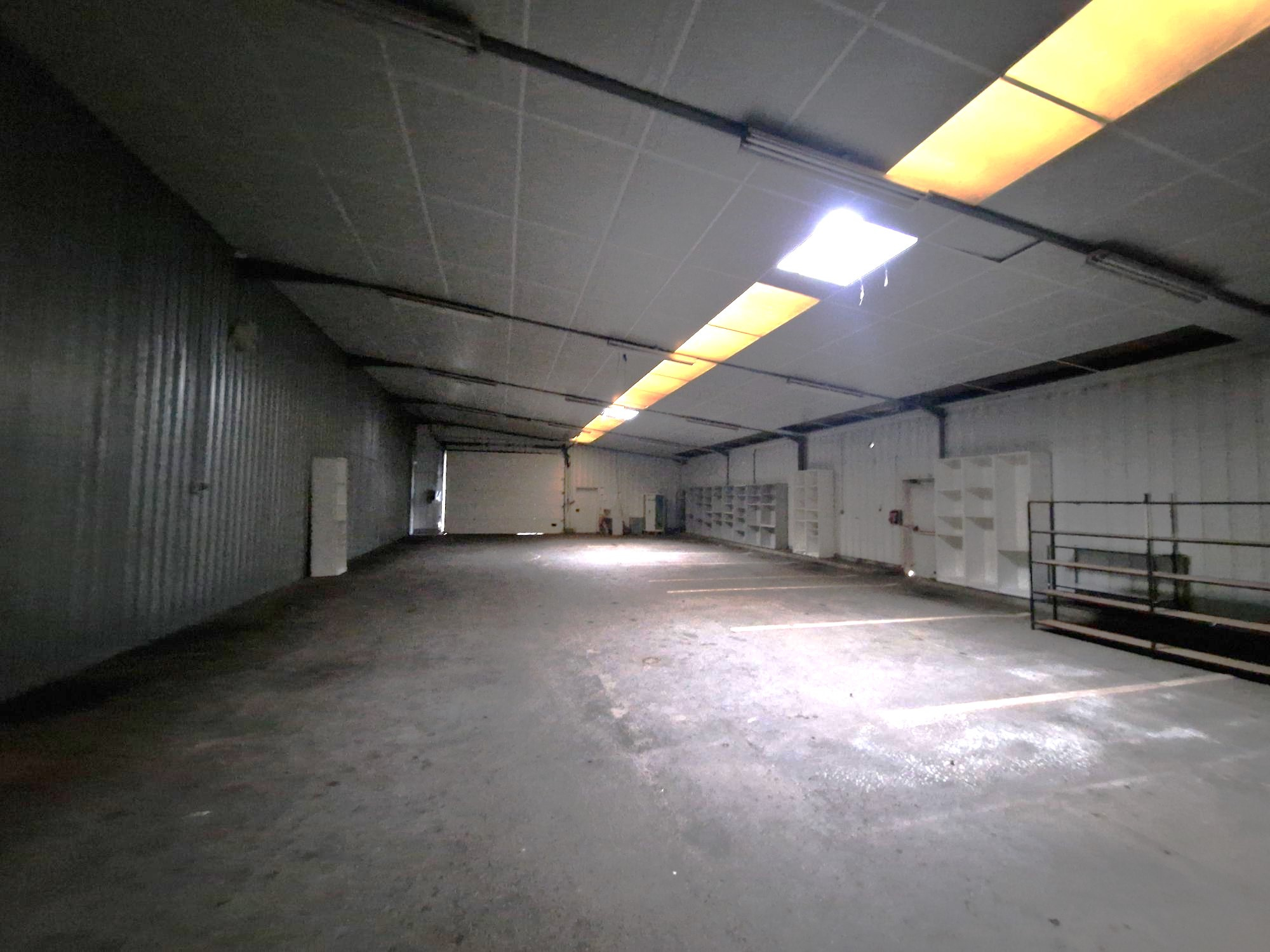 Local D&rsquo;activité 490m² – Beaucouze