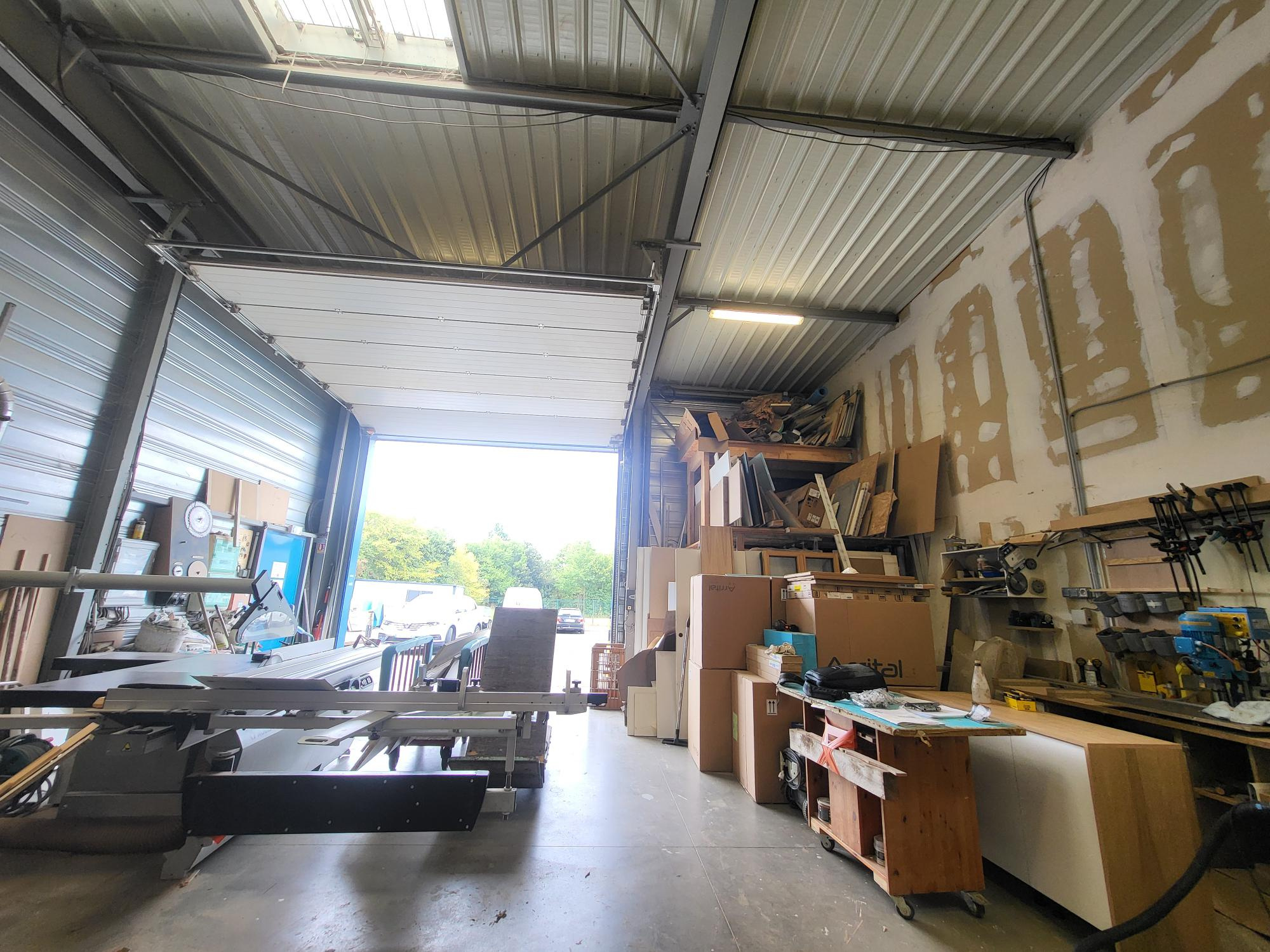 Local D’activité 143m² – Ecouflant