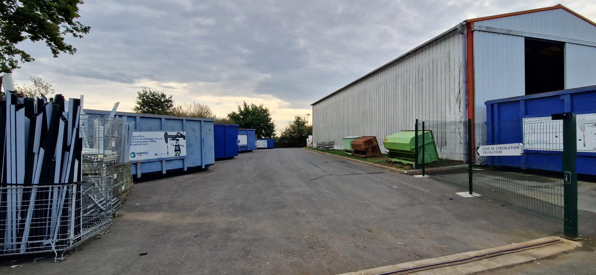 Local D’activité 250m² – St christophe du bois Local D’activité 250m² – St christophe du bois