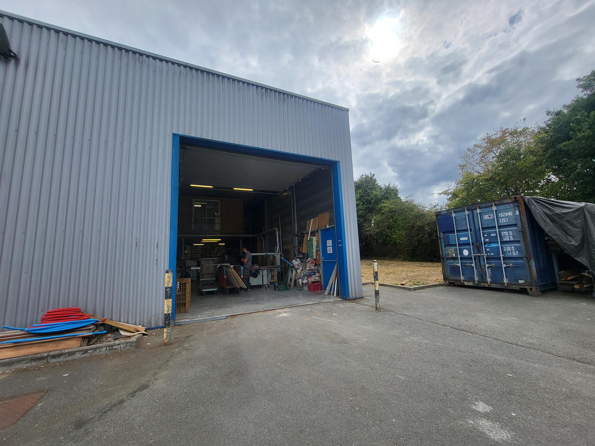 Local D’activité 143m² – Ecouflant