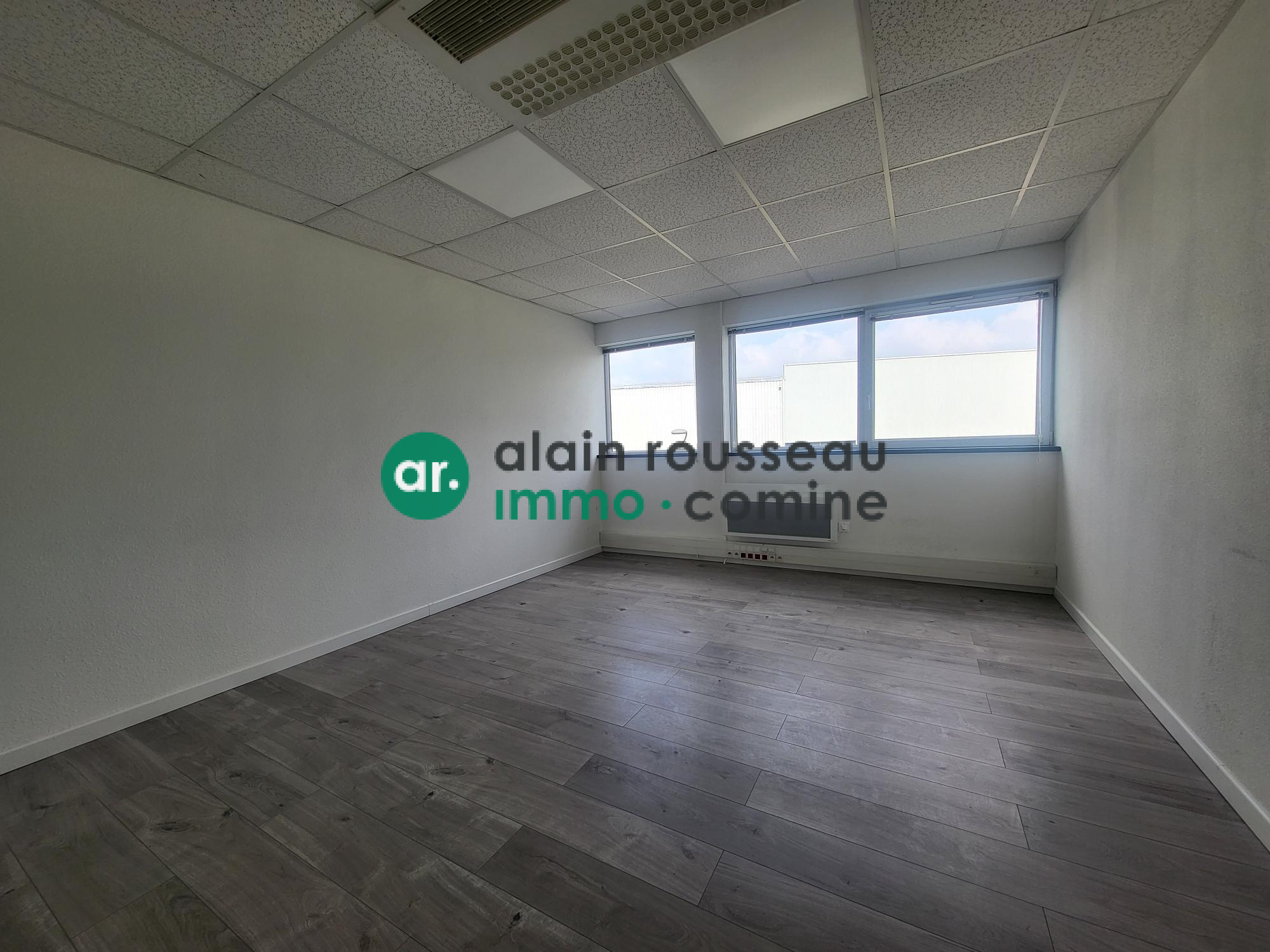 Bureaux 220m² – Beaucouze