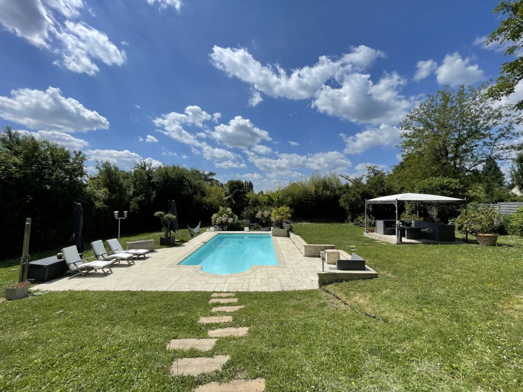 Terrain 1310m² – 
BRIOLLAY