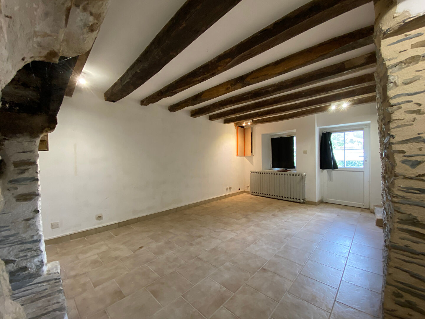 Terrain 852m² –
MURS ERIGNE Terrain 852m² –
MURS ERIGNE