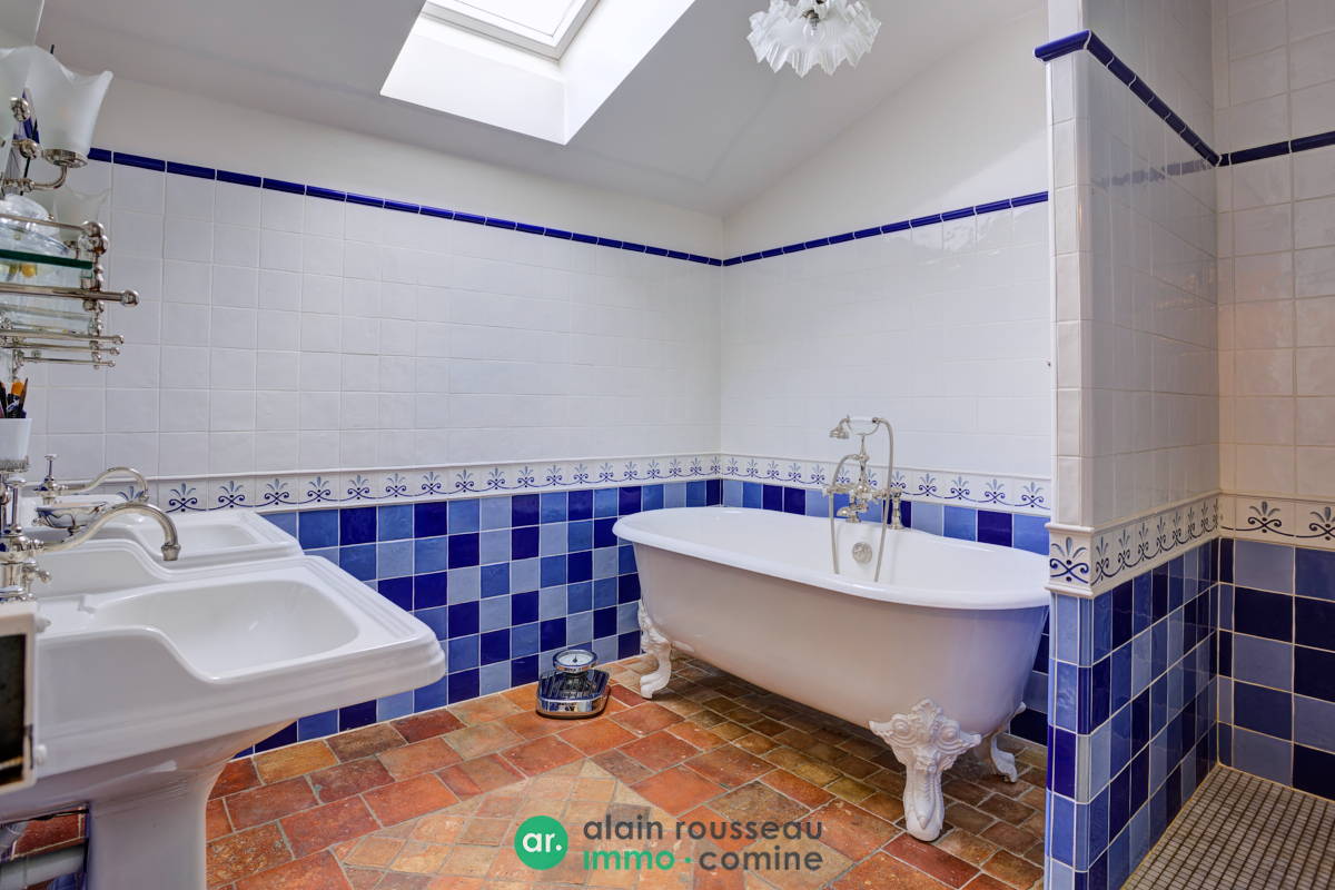 Maison 208m² – 
BRAIN SUR L AUTHION