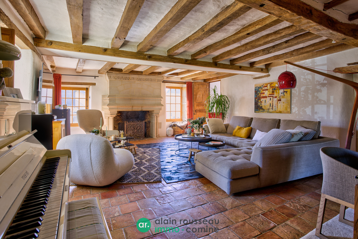 Maison 233m² – 
LA MEMBROLLE SUR LONGUENEE