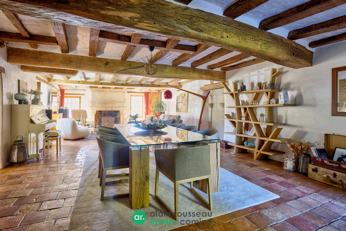 Maison 233m² – 
LA MEMBROLLE SUR LONGUENEE