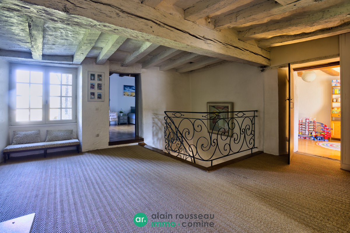 Maison 233m² – 
LA MEMBROLLE SUR LONGUENEE