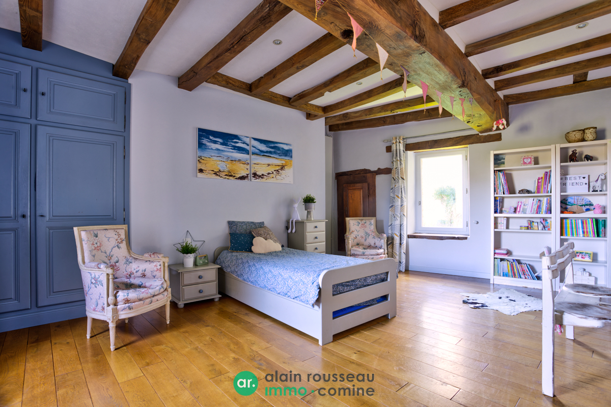 Maison 233m² – 
LA MEMBROLLE SUR LONGUENEE