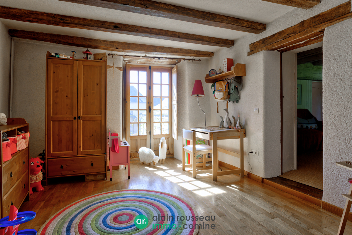 Maison 233m² – 
LA MEMBROLLE SUR LONGUENEE