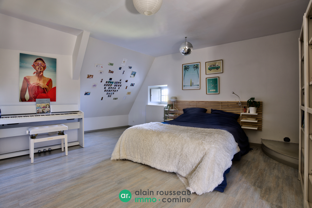 Maison 233m² – 
LA MEMBROLLE SUR LONGUENEE