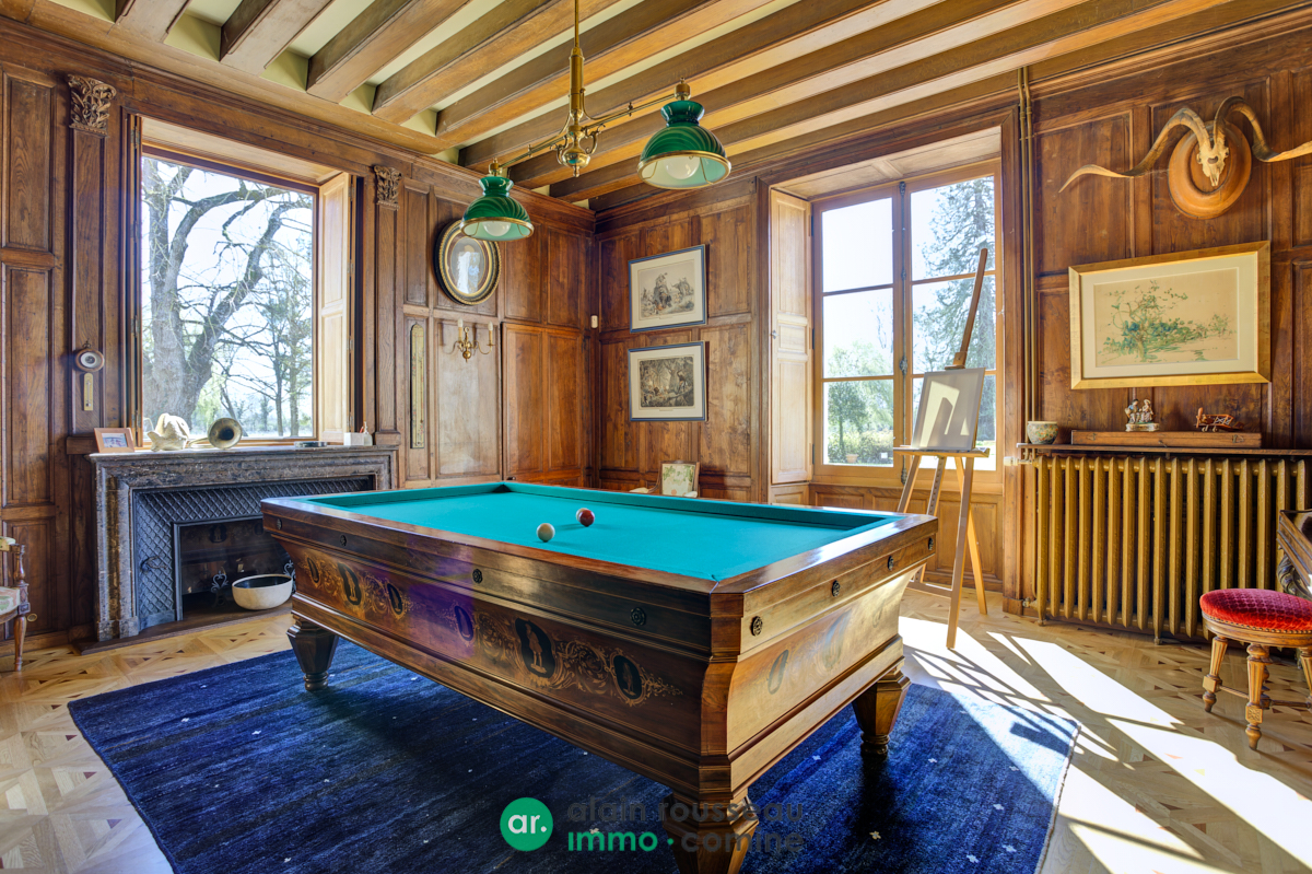 Maison 526m² –
Segré Maison 526m² –
Segré