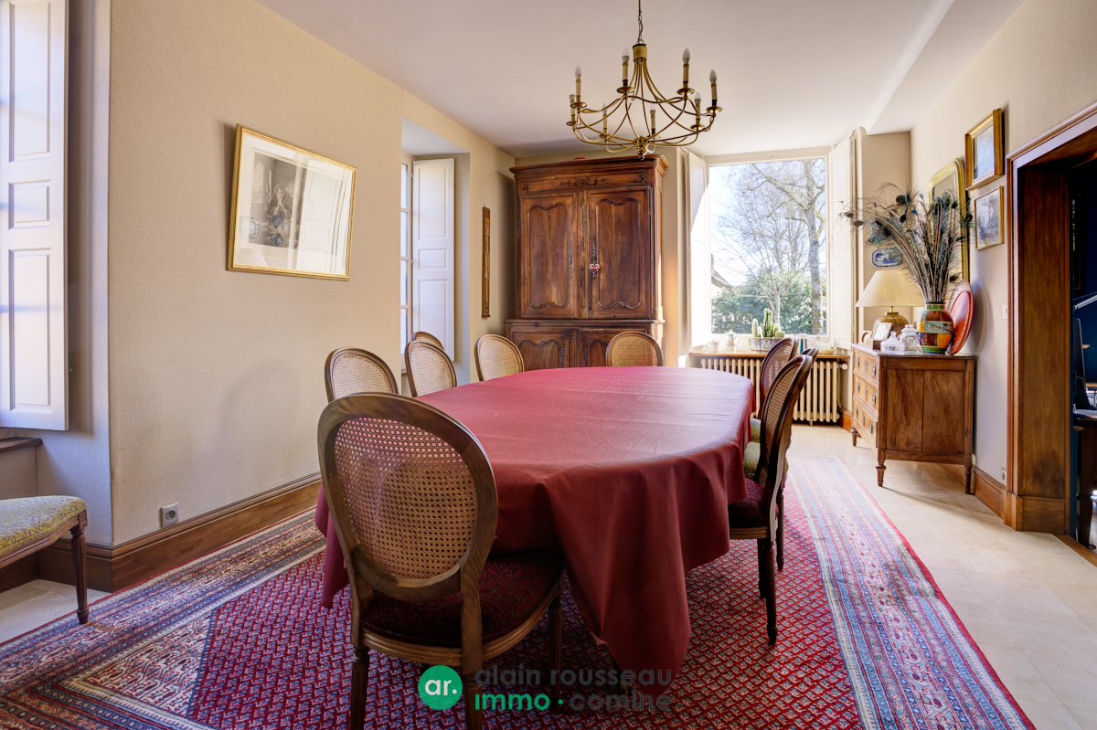 Maison 526m² –
Segré Maison 526m² –
Segré