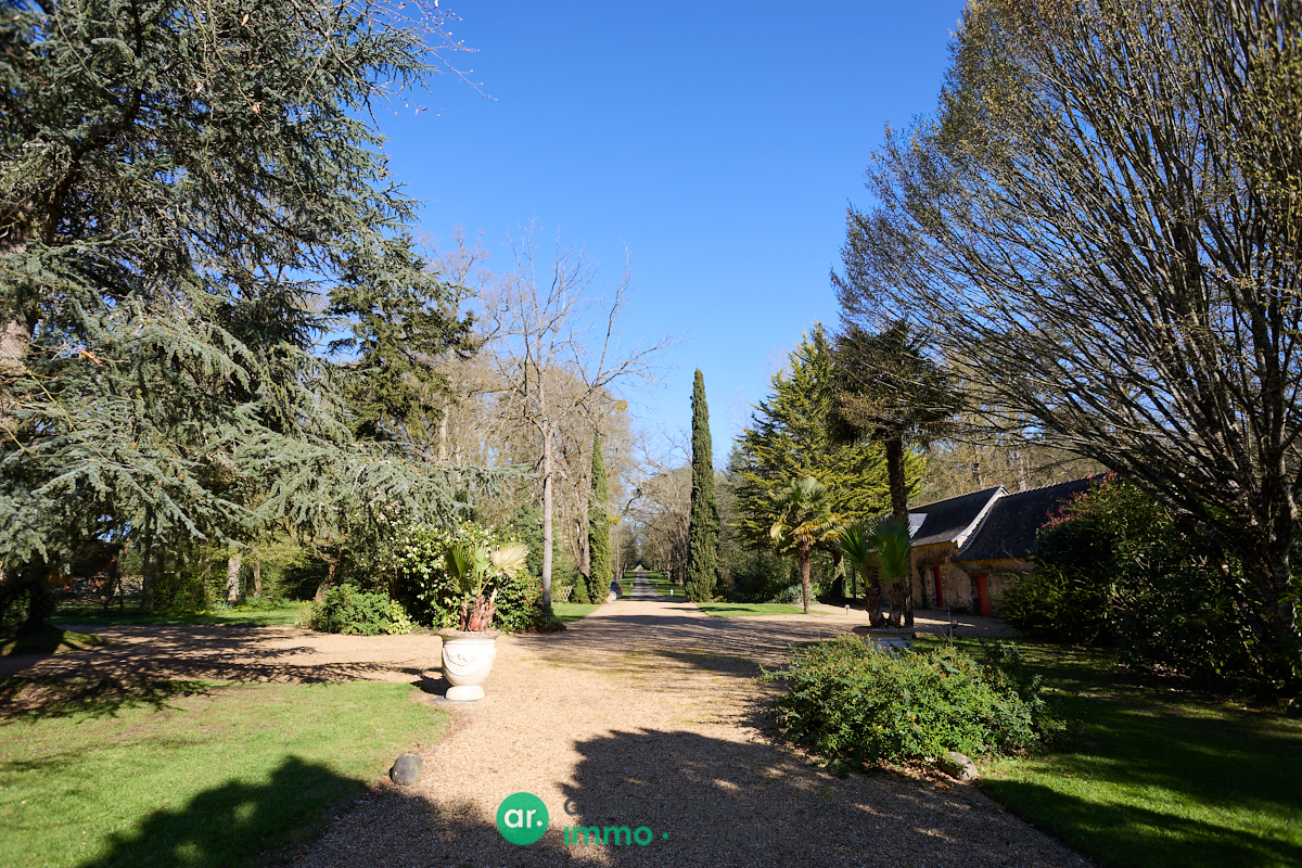 Maison 526m² –
Segré Maison 526m² –
Segré