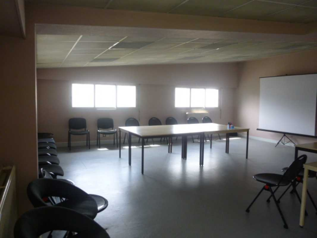 Local D&rsquo;activité 440m² – Durtal