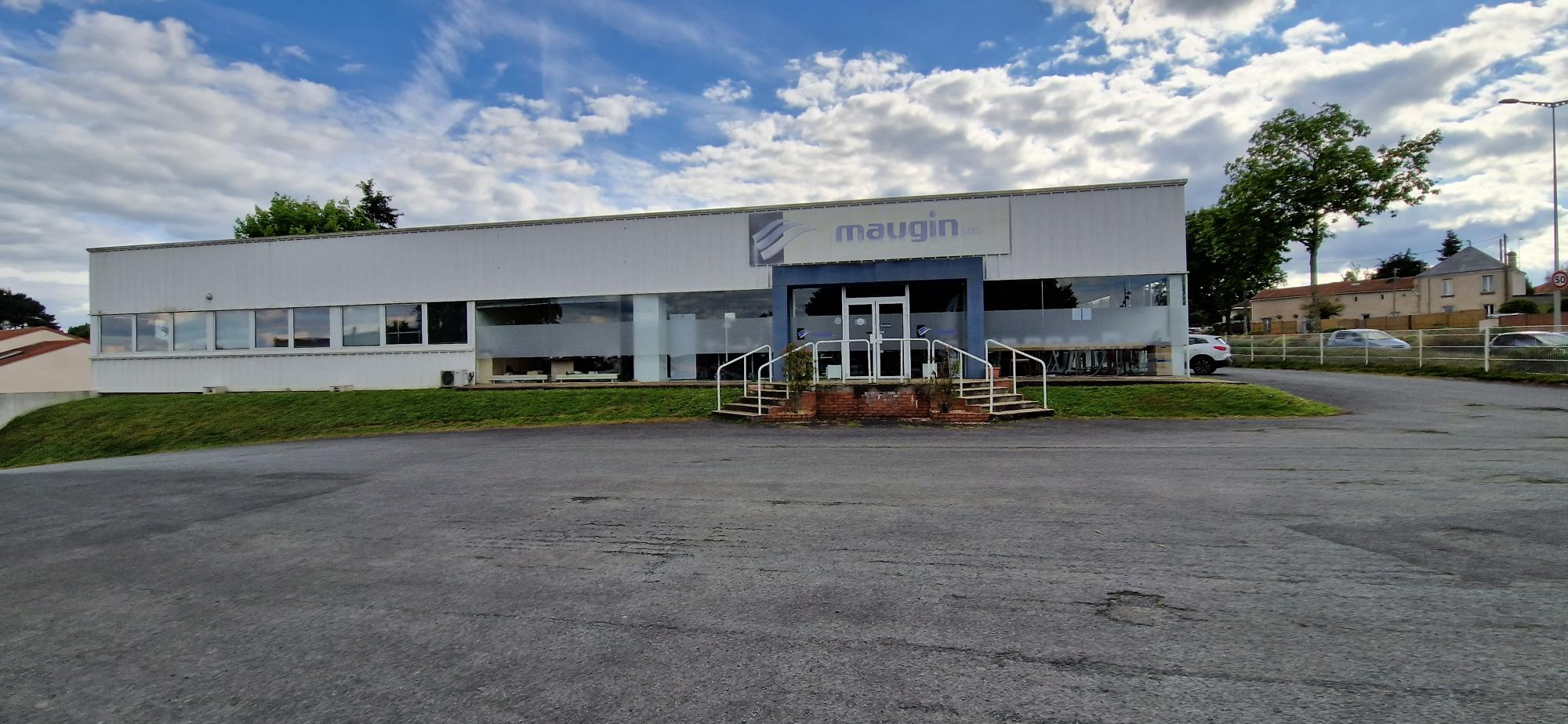 Local Commercial 1450m² – Cholet