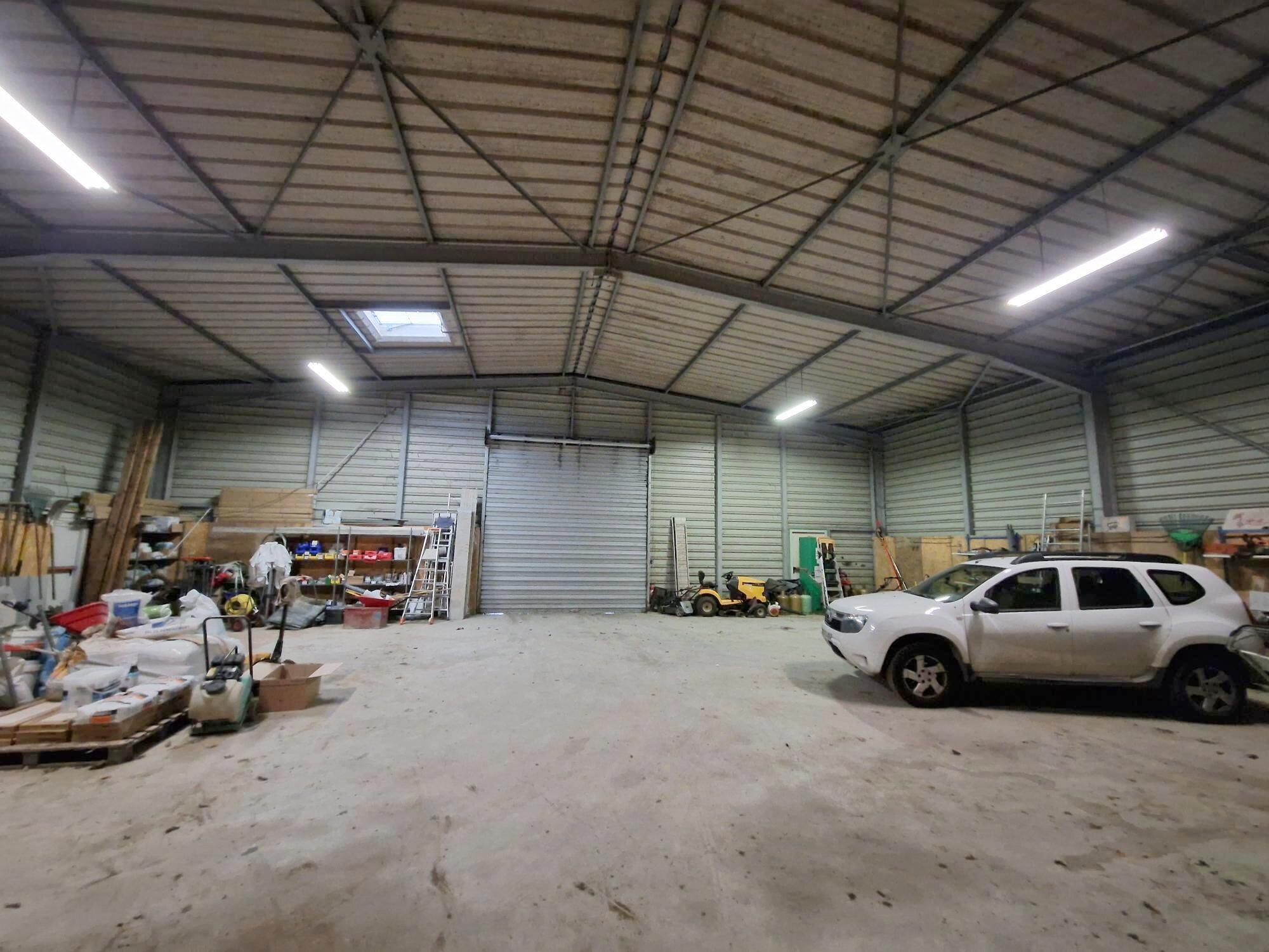 Local D&rsquo;activité 346m² – Le plessis grammoire