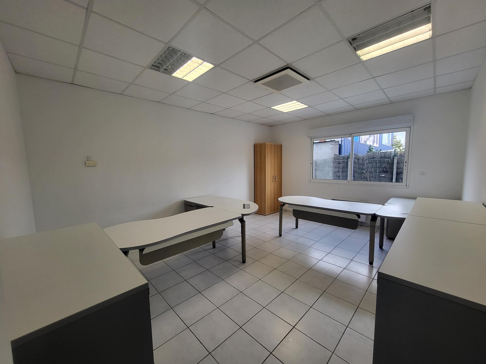 Bureaux 100m² – St barthelemy d anjou