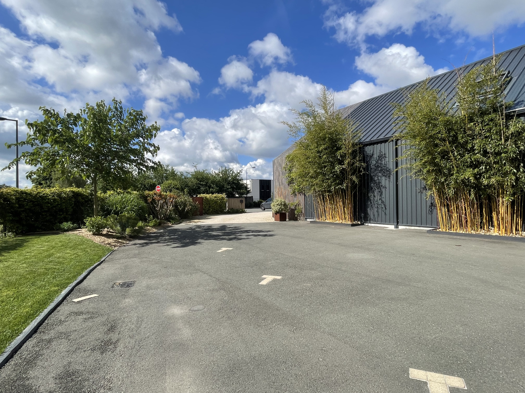 Local D’activité 311m² – Les ponts de ce Local D’activité 311m² – Les ponts de ce