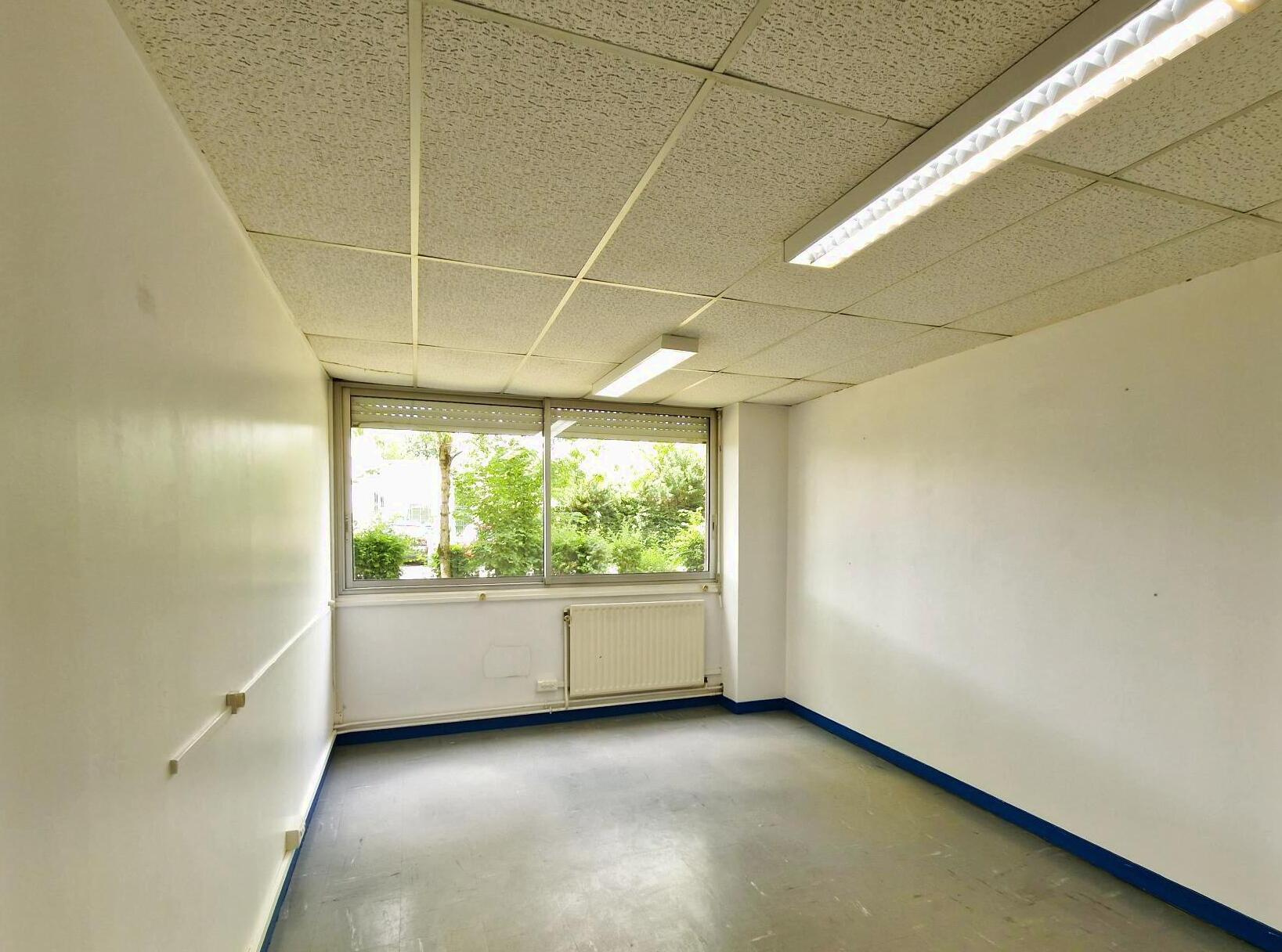 Bureaux 14m² – Beaucouze Bureaux 14m² – Beaucouze