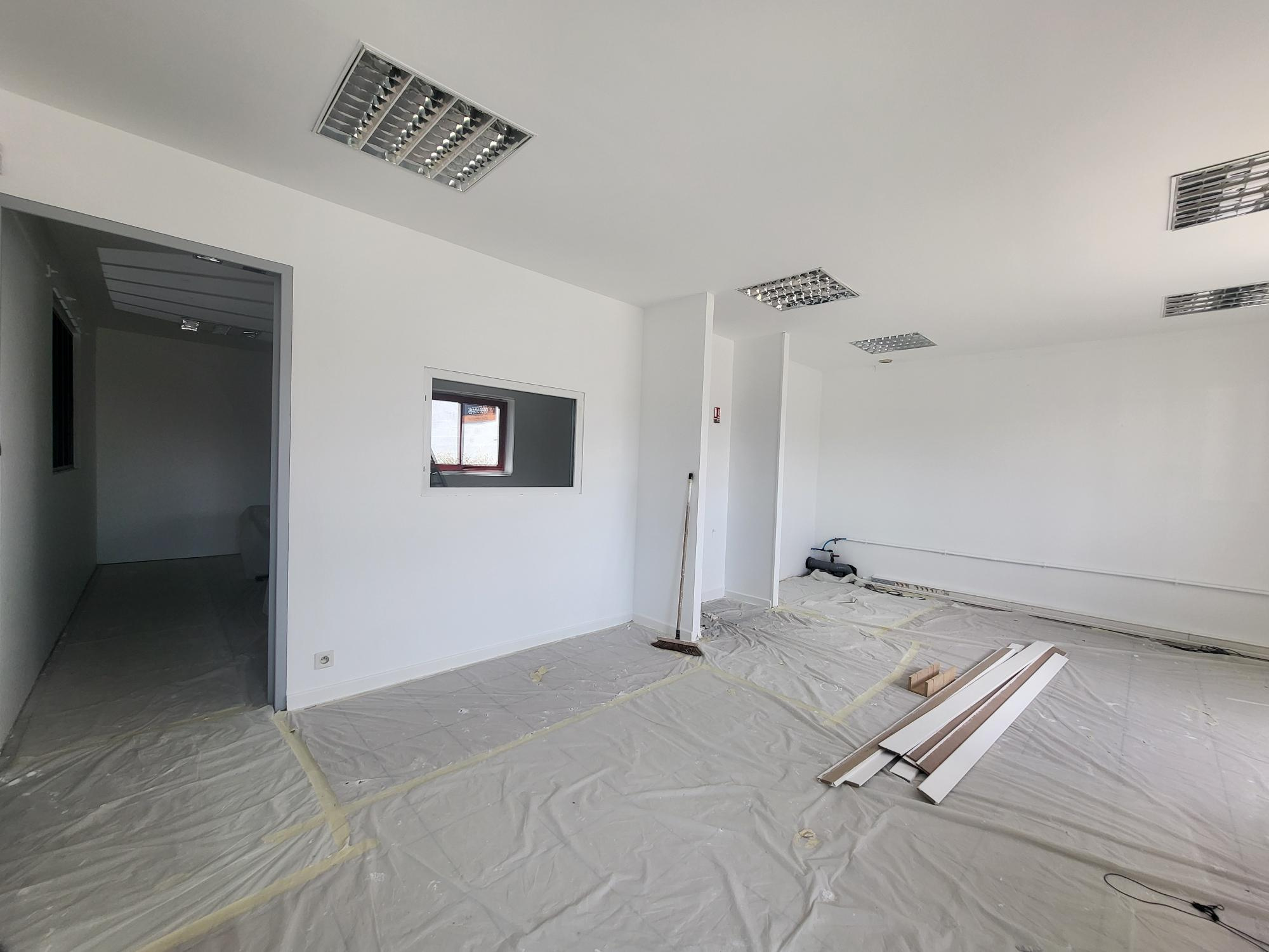 Local D&rsquo;activité 178m² – Les ponts de ce