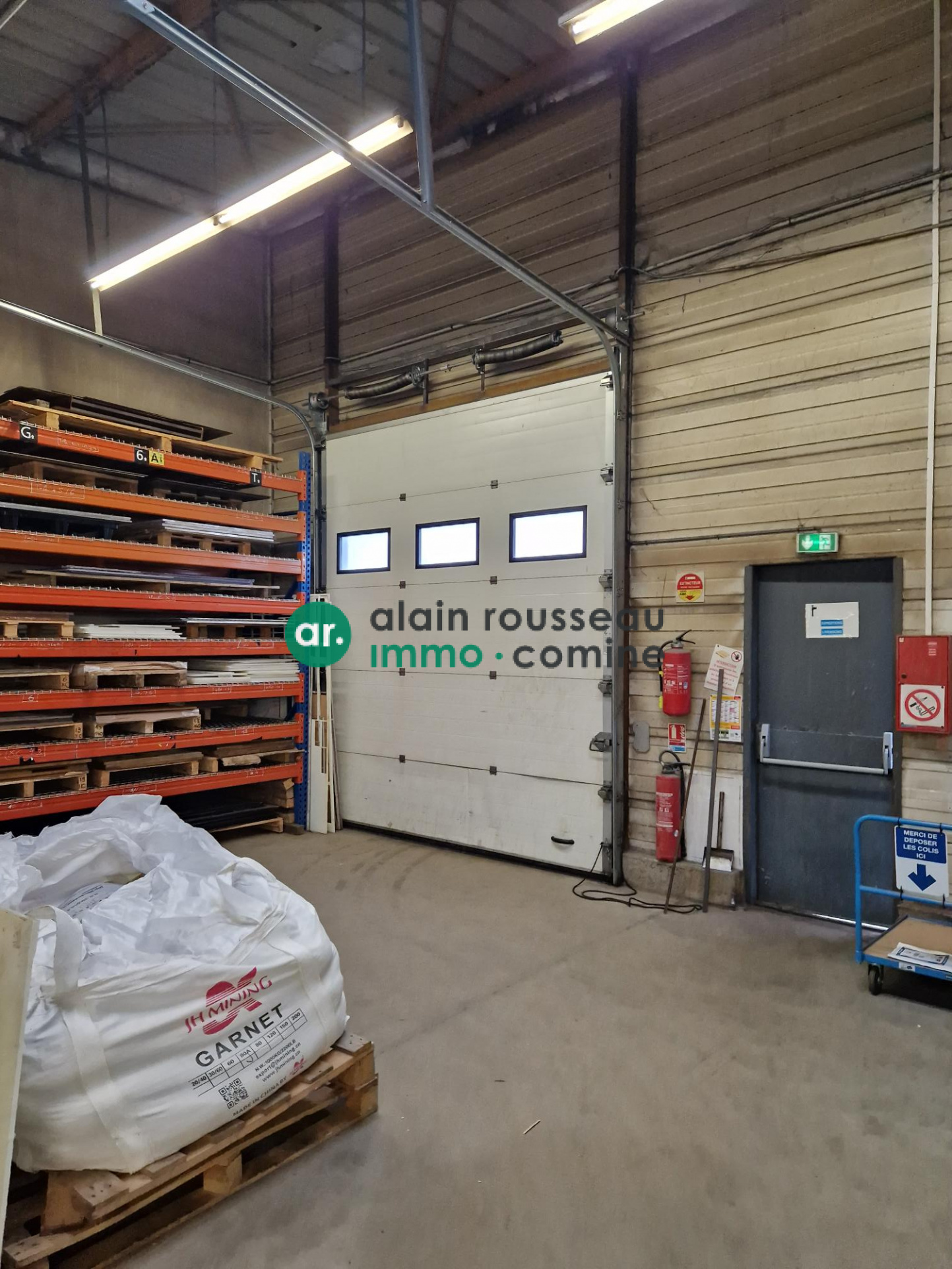 Local Professionnel 563m² – Cholet