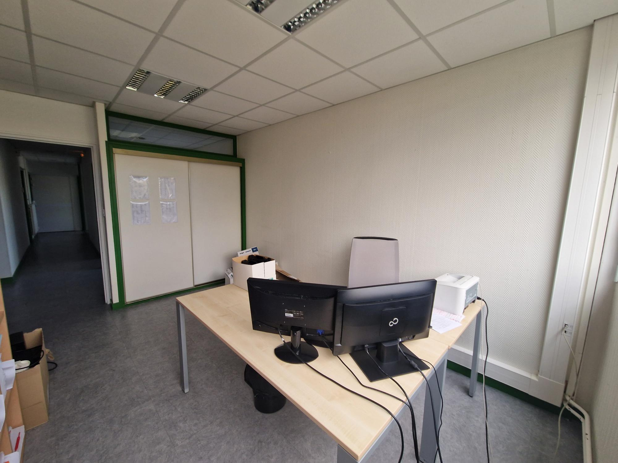 Bureaux 98m² – Beaucouze