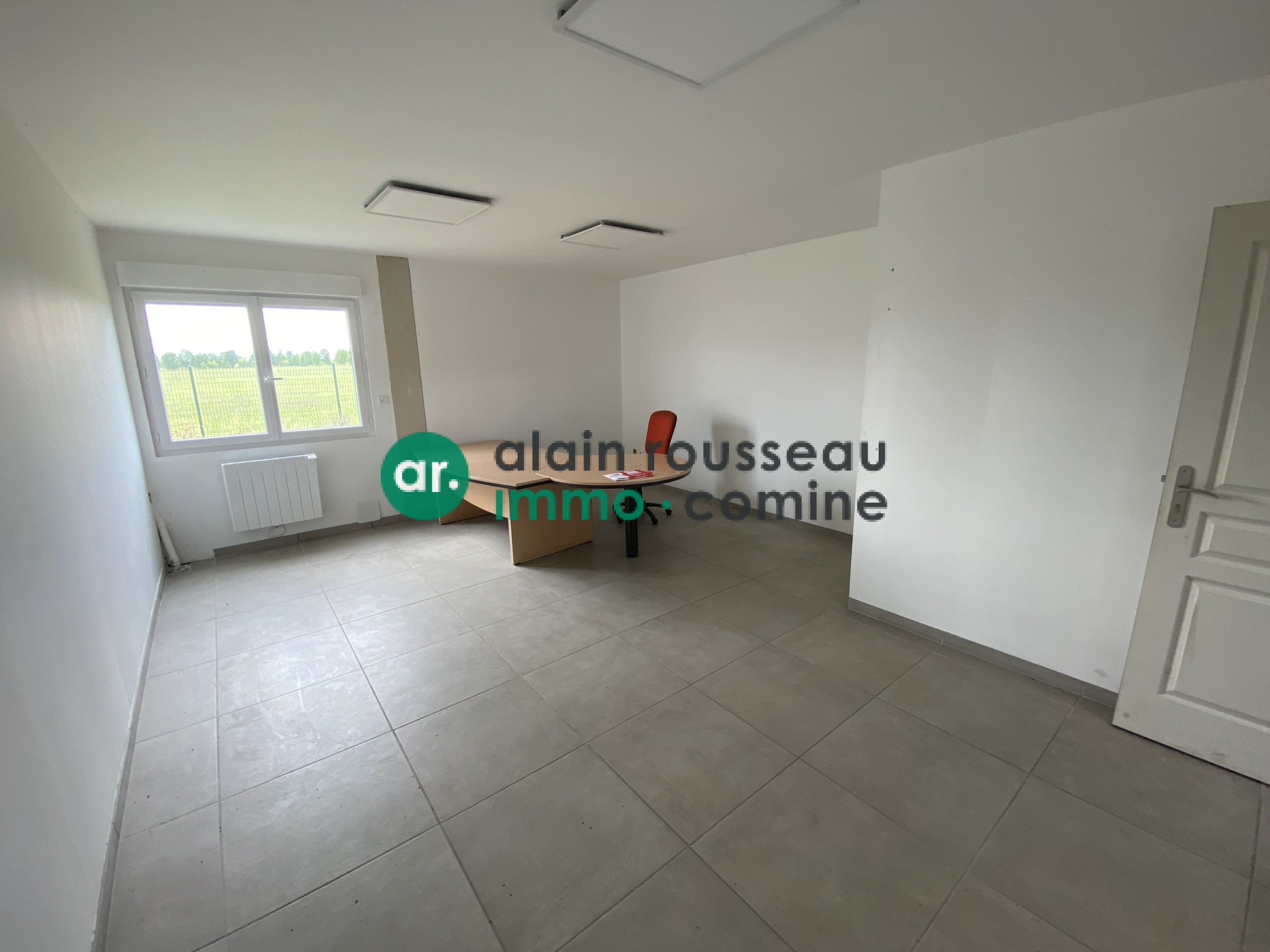 Local D’activité 600m² – Ambillou chateau