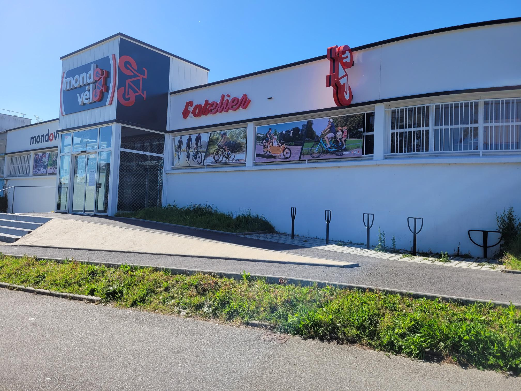 Local Commercial 992m² – St herblain