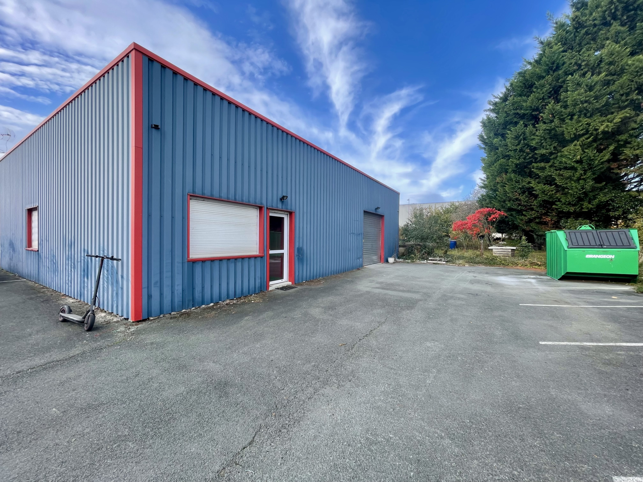 Local D&rsquo;activité 200m² – Verrieres-en-anjou