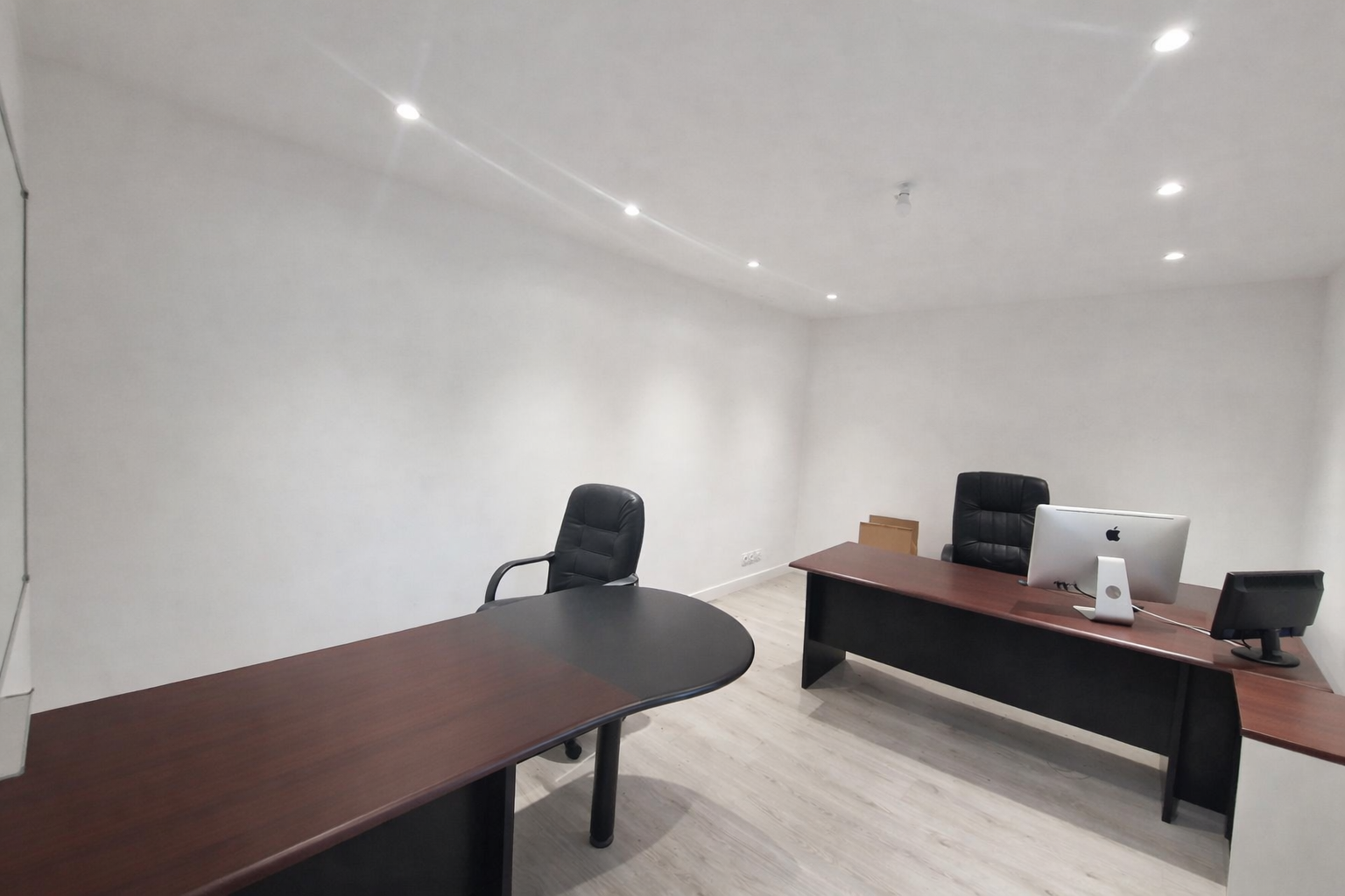 Local D&rsquo;activité 225m² – Les ponts de ce