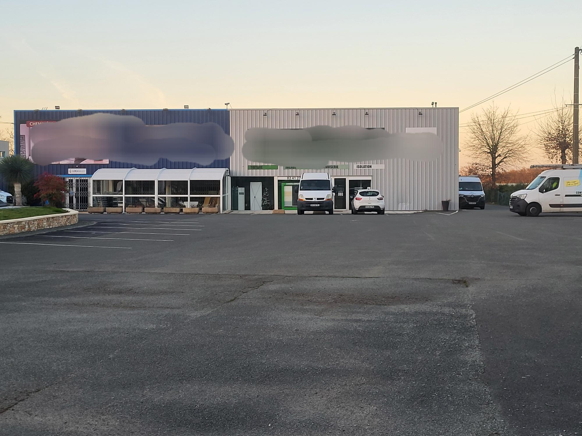 Local D&rsquo;activité 1200m² –