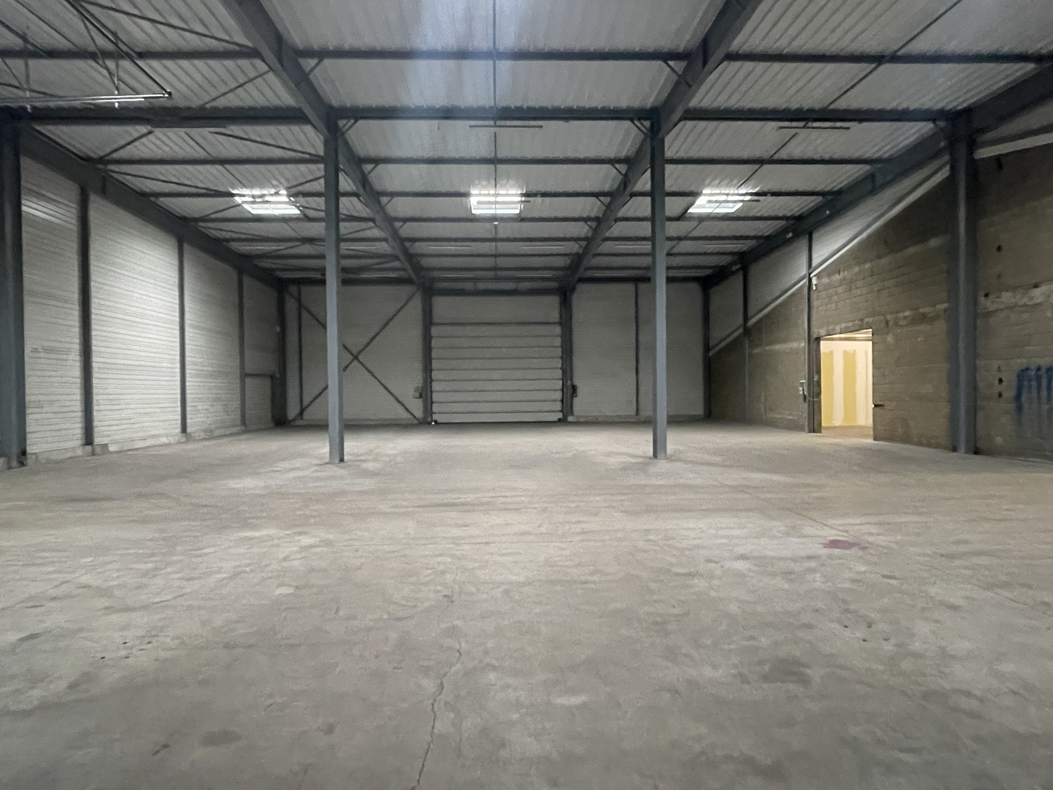 Local D&rsquo;activité 1520m² – Ecouflant