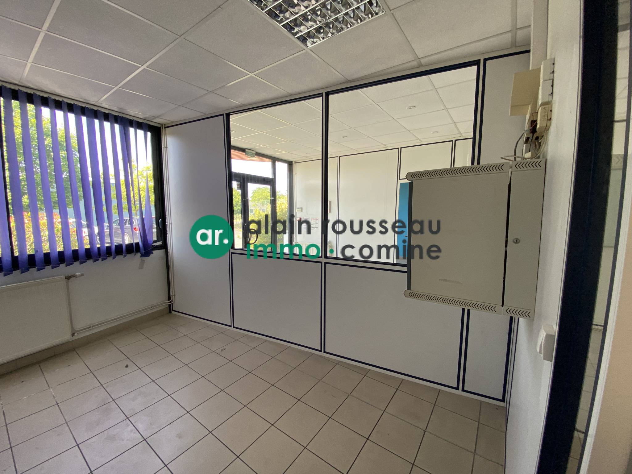 Local D’activité 830m² – Beaucouze