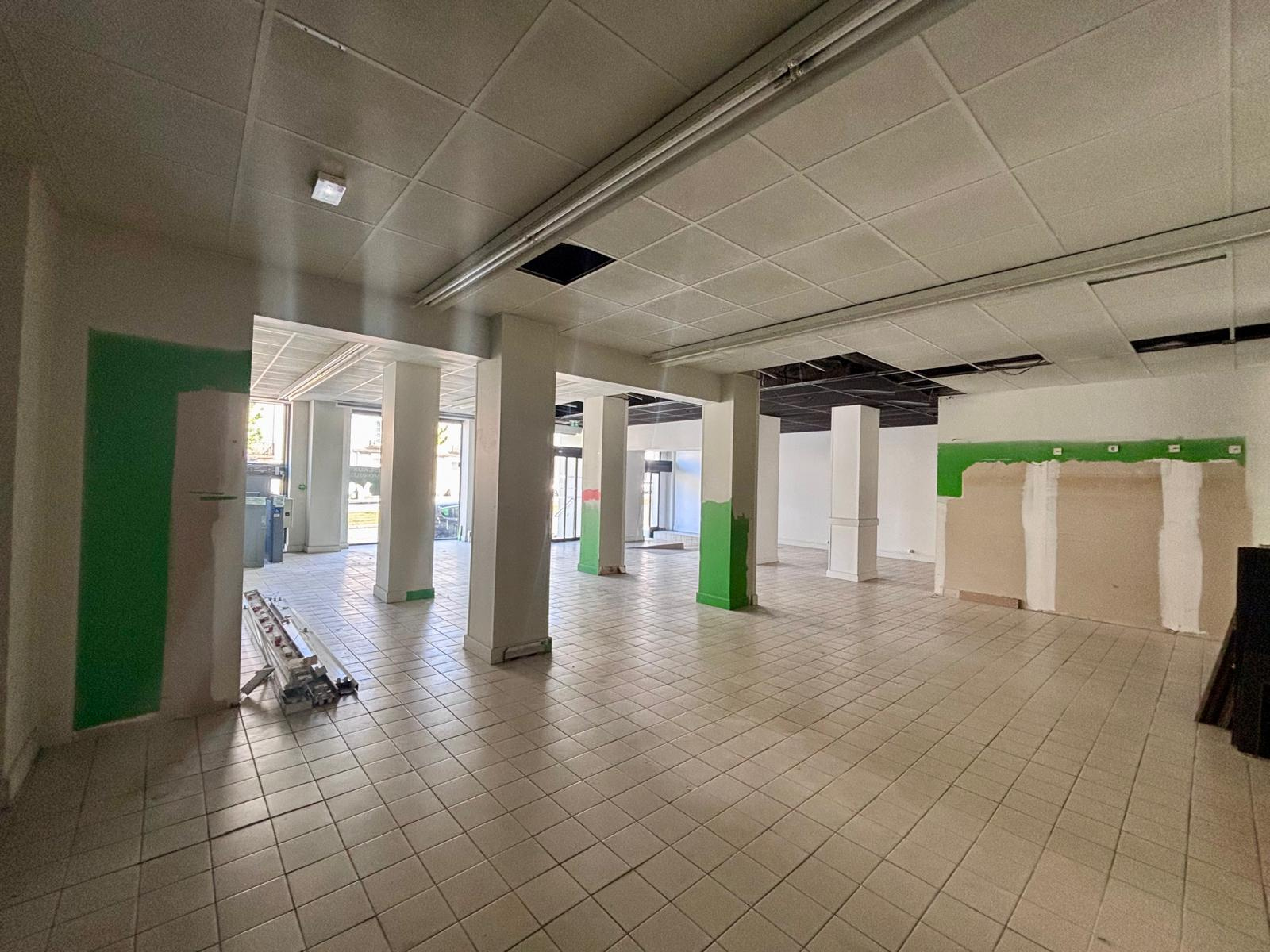 Murs Commerciaux 500m² – Angers