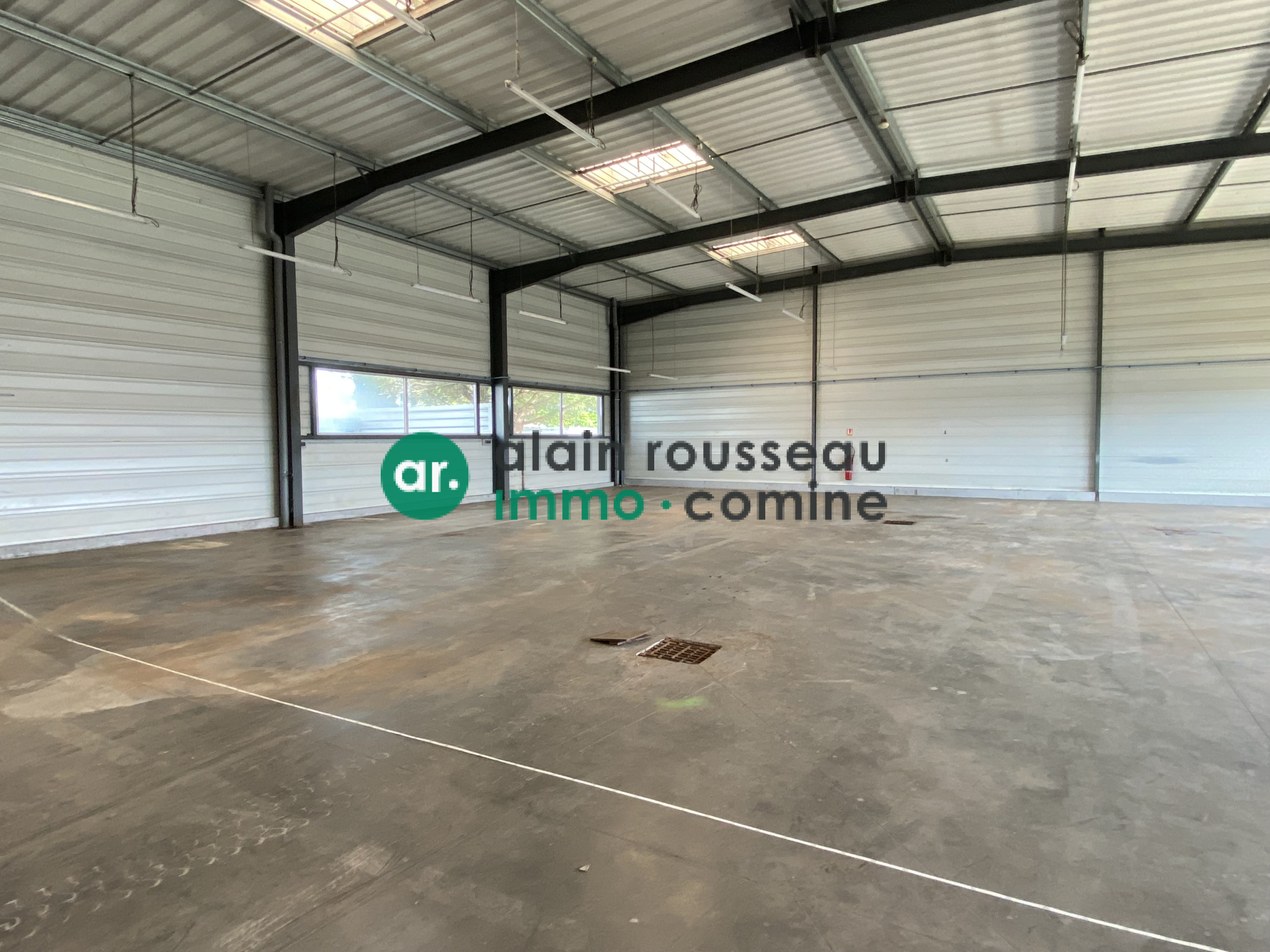 Local D’activité 380m² – Les ponts de ce