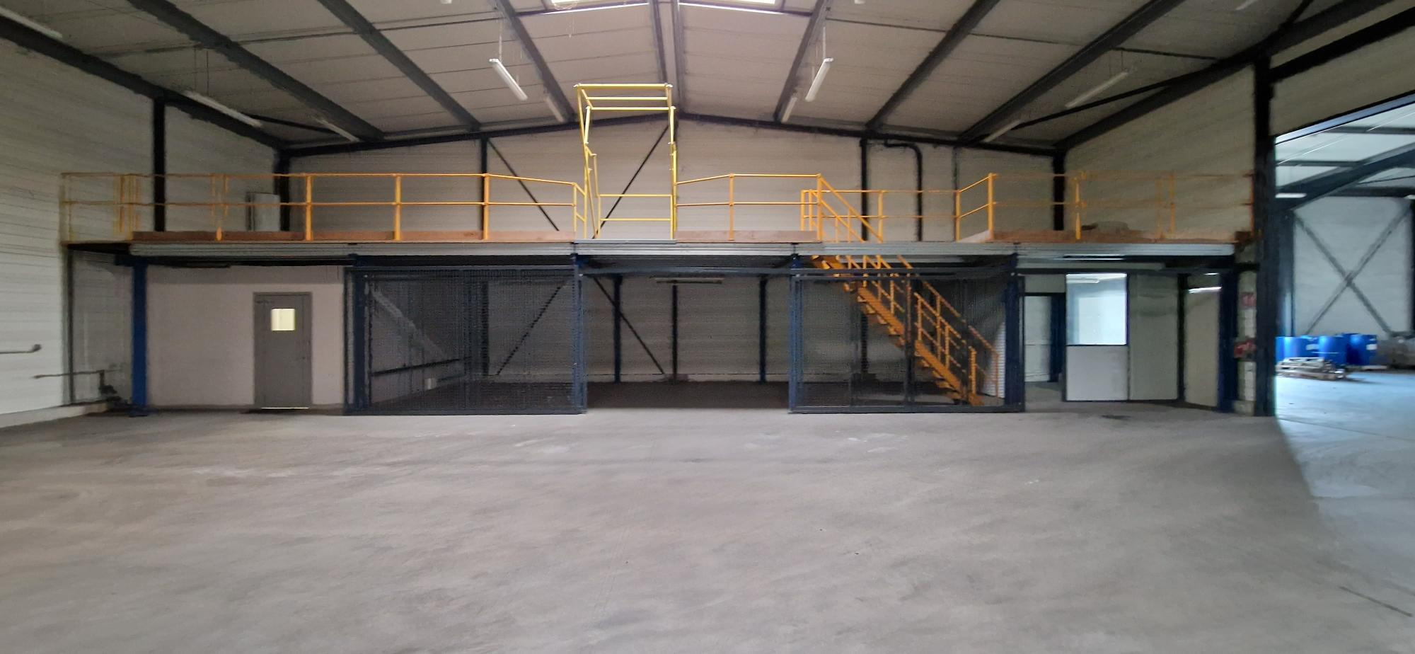 Local D&rsquo;activité 3300m² – St christophe du bois