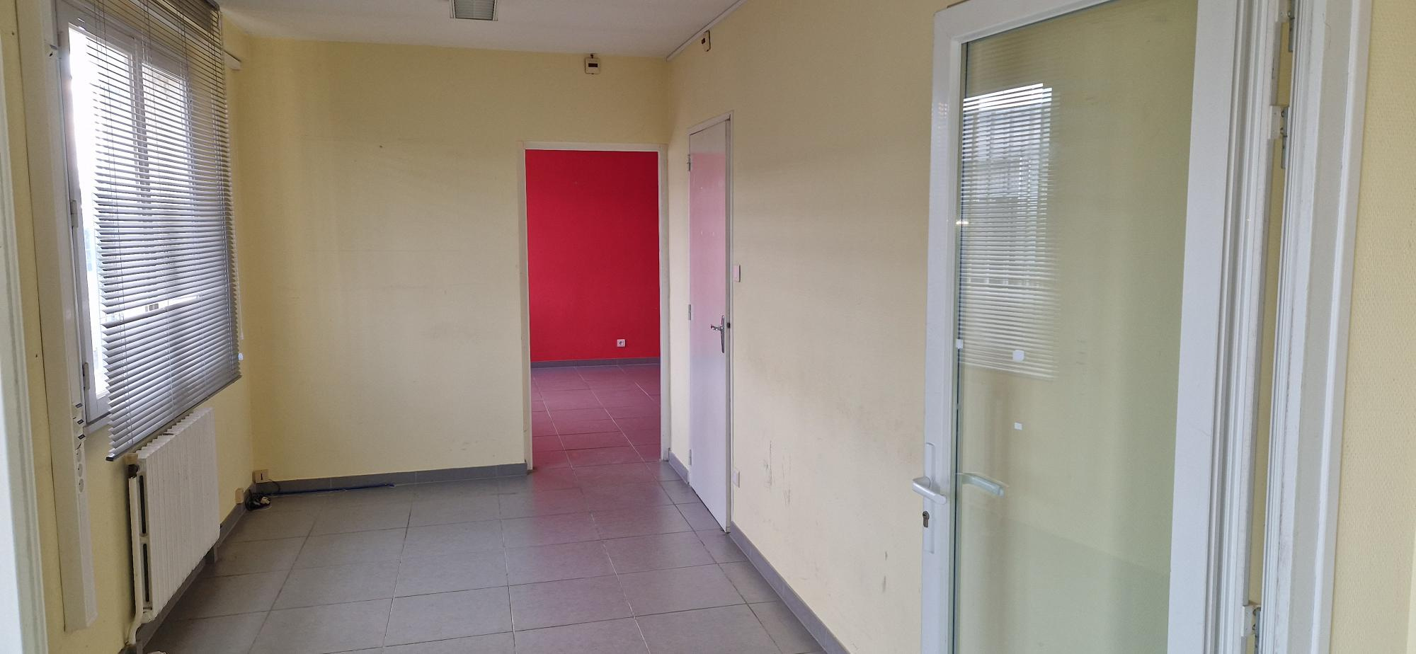 Local D’activité 1373m² – Cholet Local D’activité 1373m² – Cholet