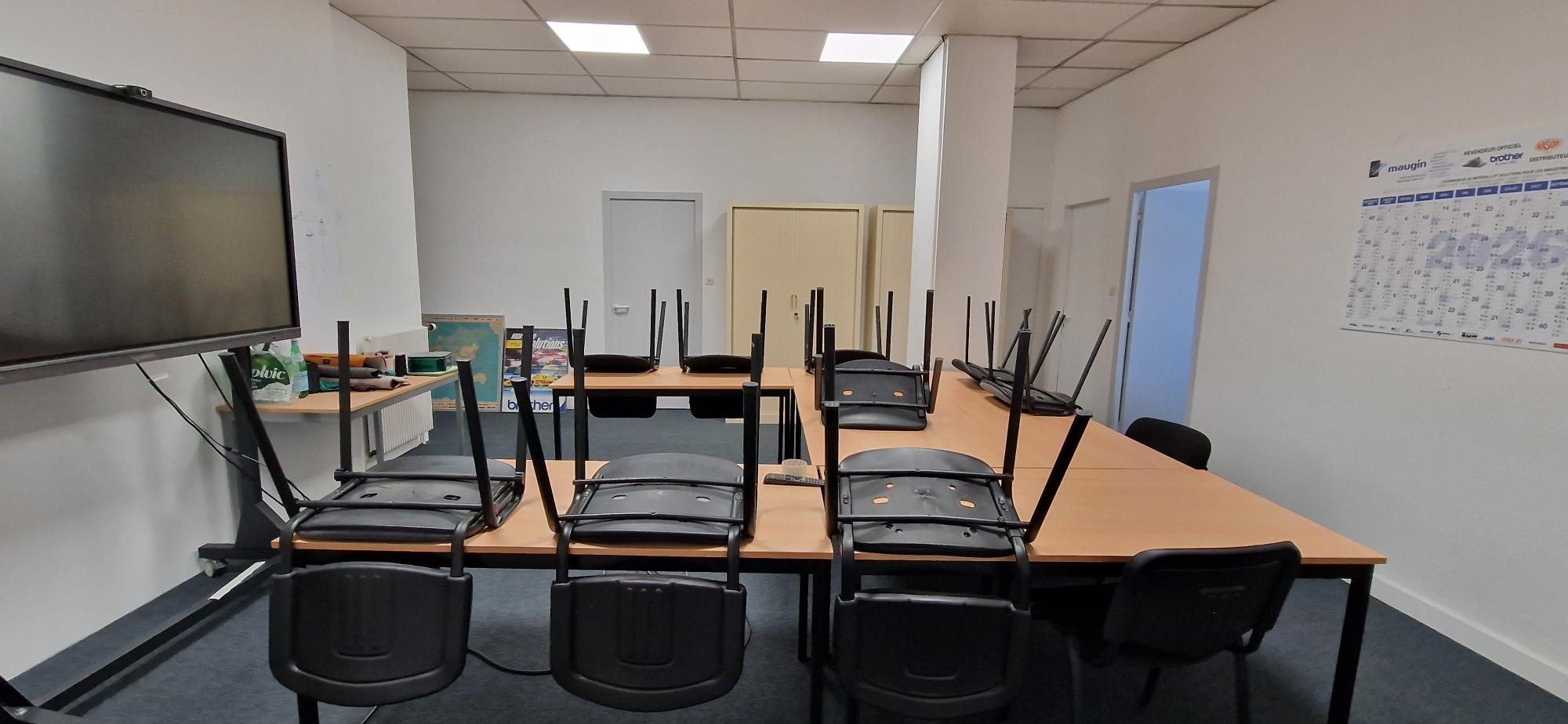 Local Commercial 1450m² – Cholet