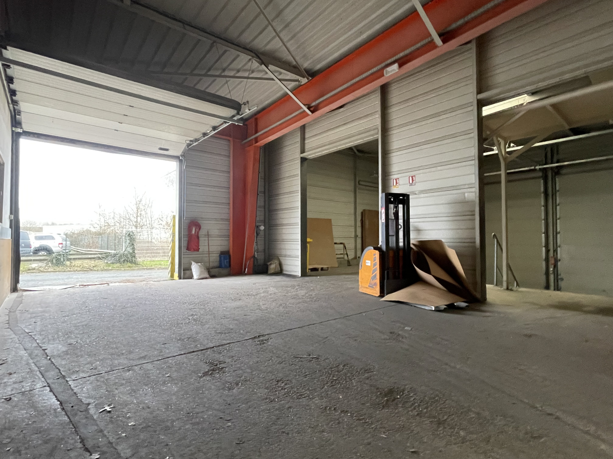 Local D&rsquo;activité 1330m² – Beaucouze