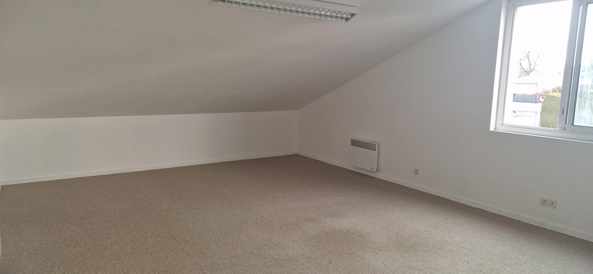 Local Commercial 150m² – La tessoualle