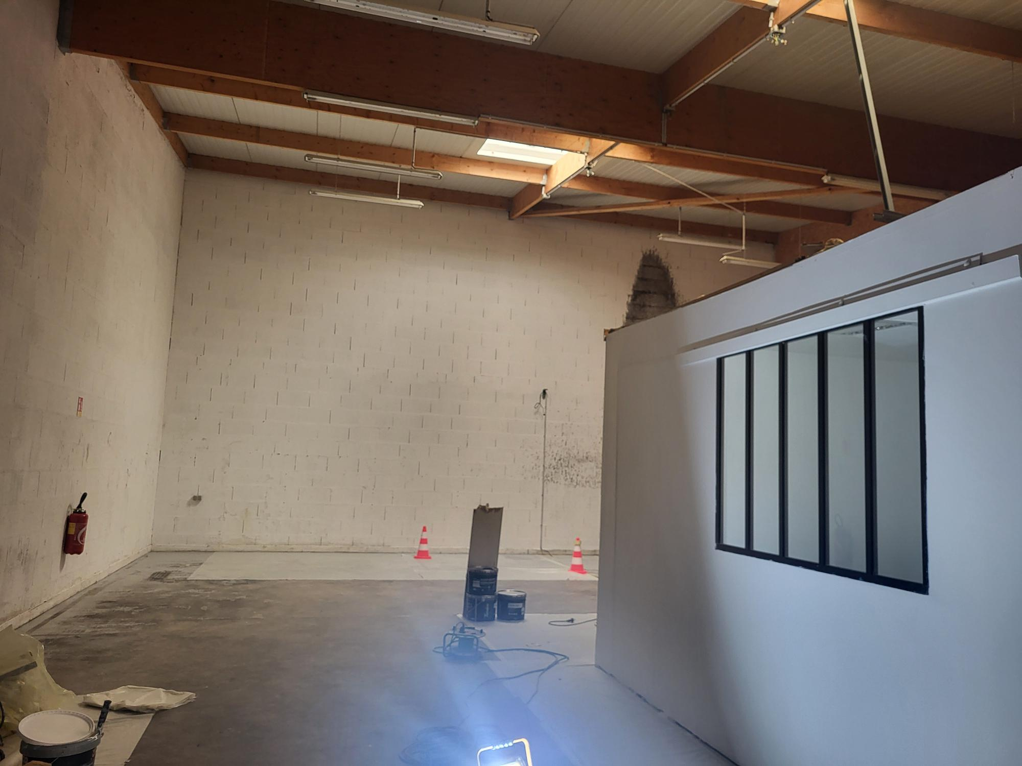 Local D&rsquo;activité 178m² – Les ponts de ce