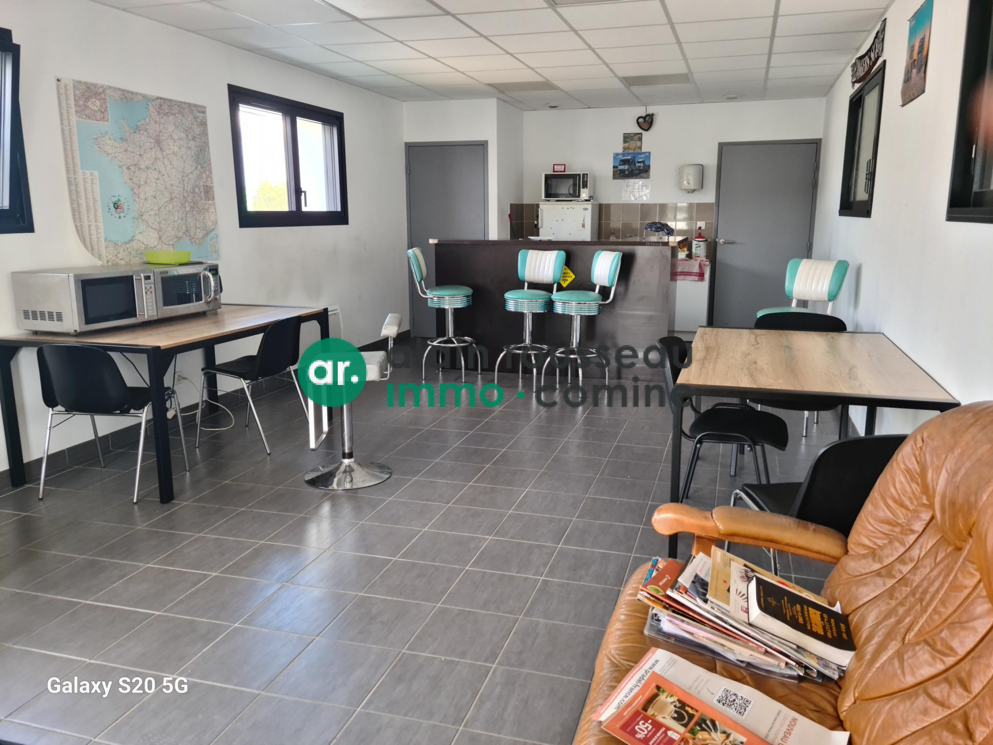 Entrepôt 2000m² – Saint Leger de Linieres