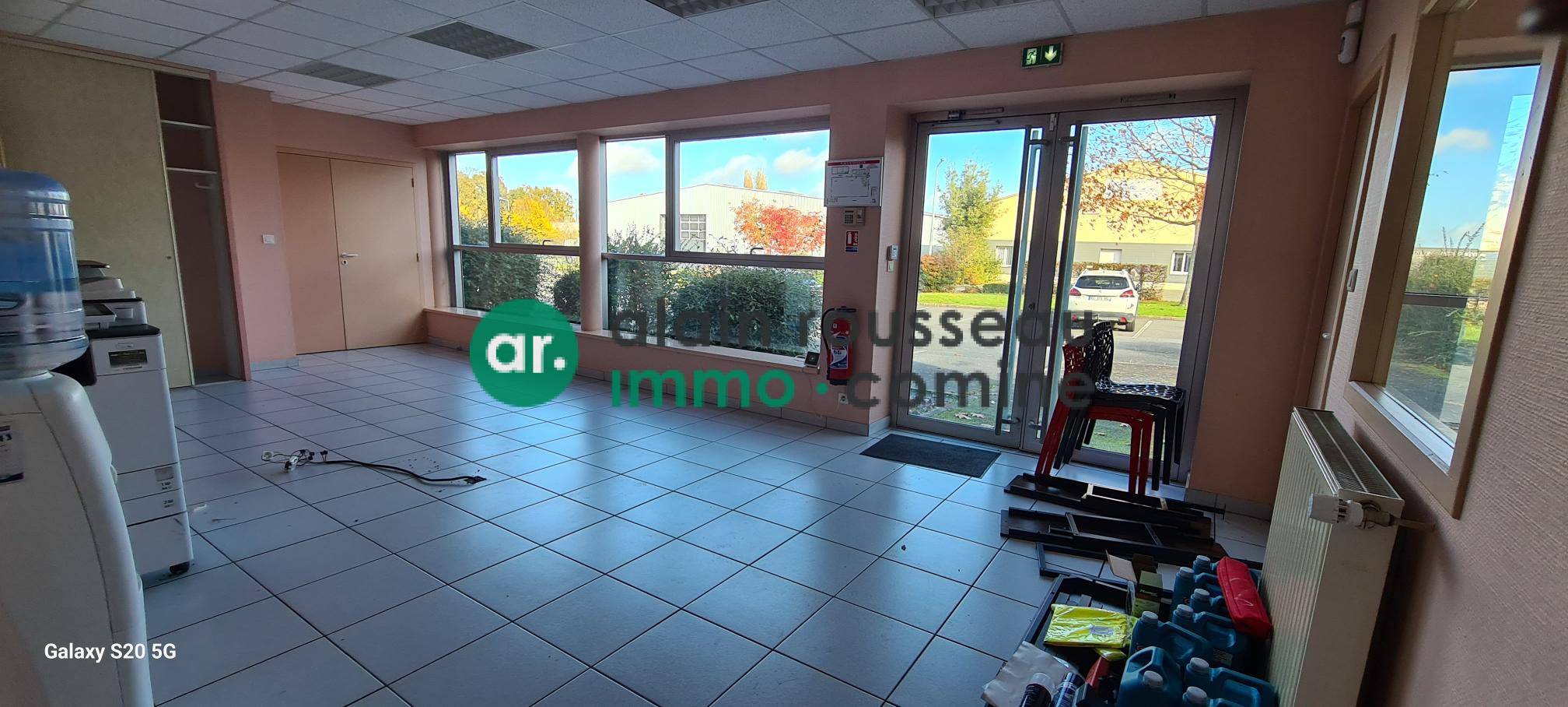 Local D’activité 800m² – Soulaines sur aubance