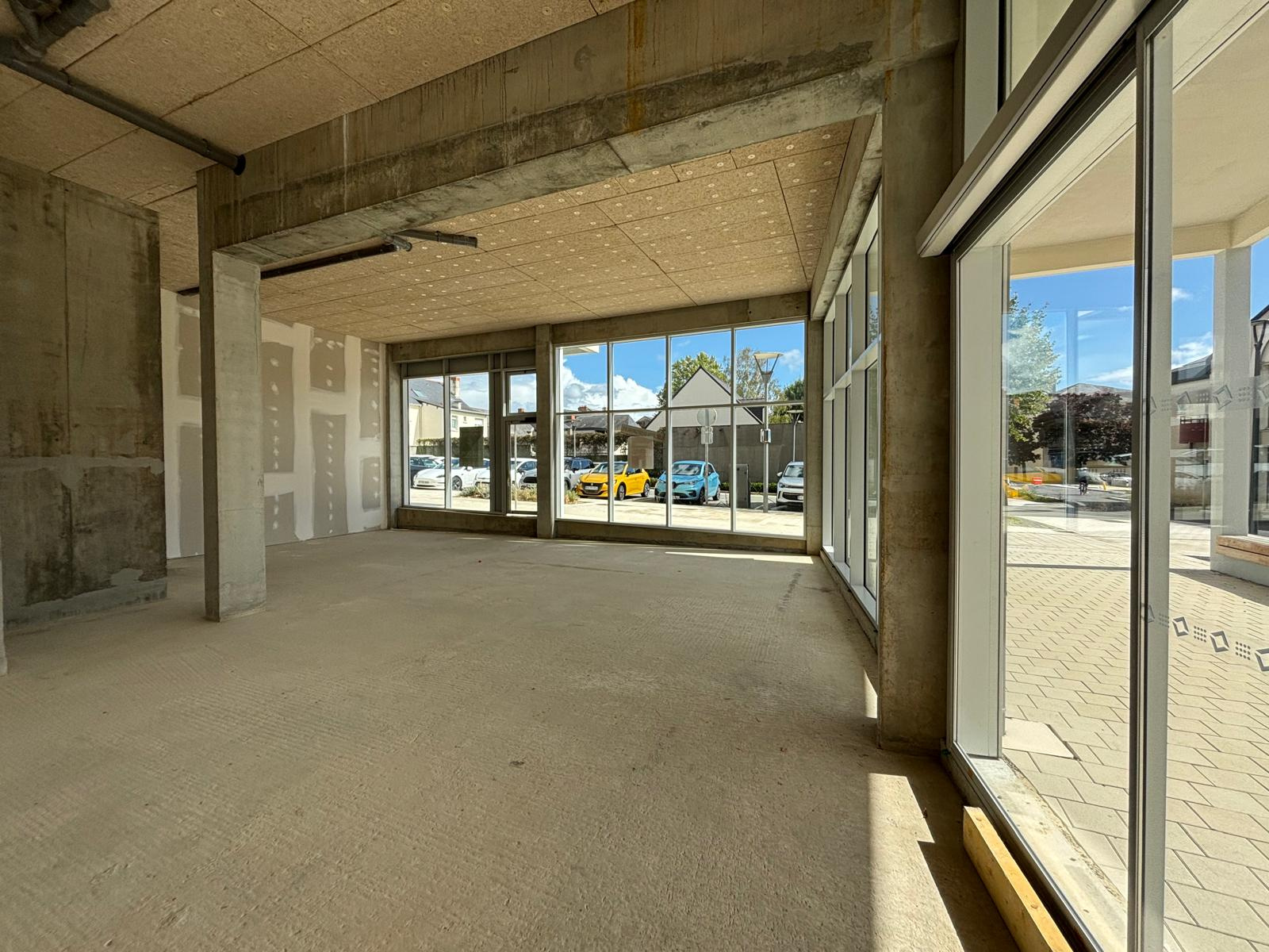 Local Commercial 139m² – Avrille