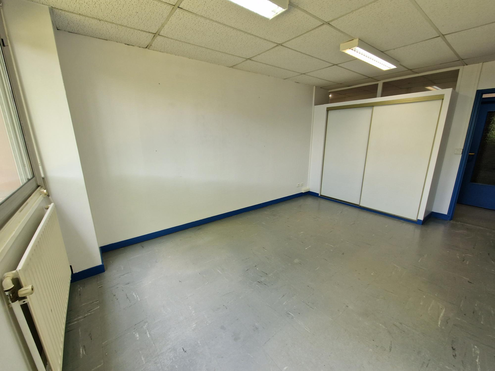 Bureaux 14m² – Beaucouze Bureaux 14m² – Beaucouze