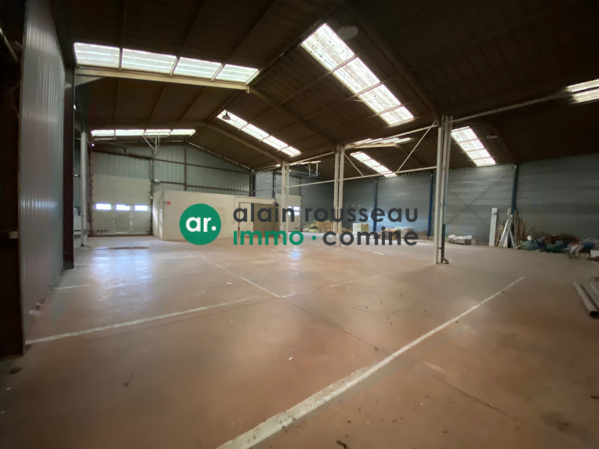 Local Commercial 1000m² – Durtal