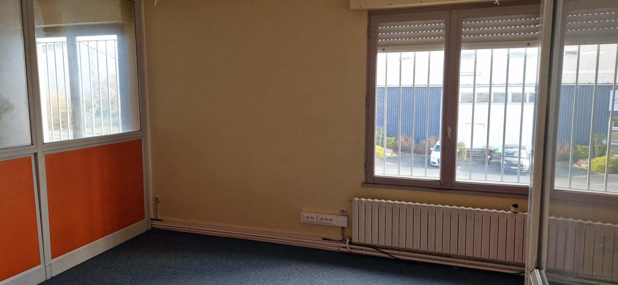 Local D’activité 1373m² – Cholet Local D’activité 1373m² – Cholet